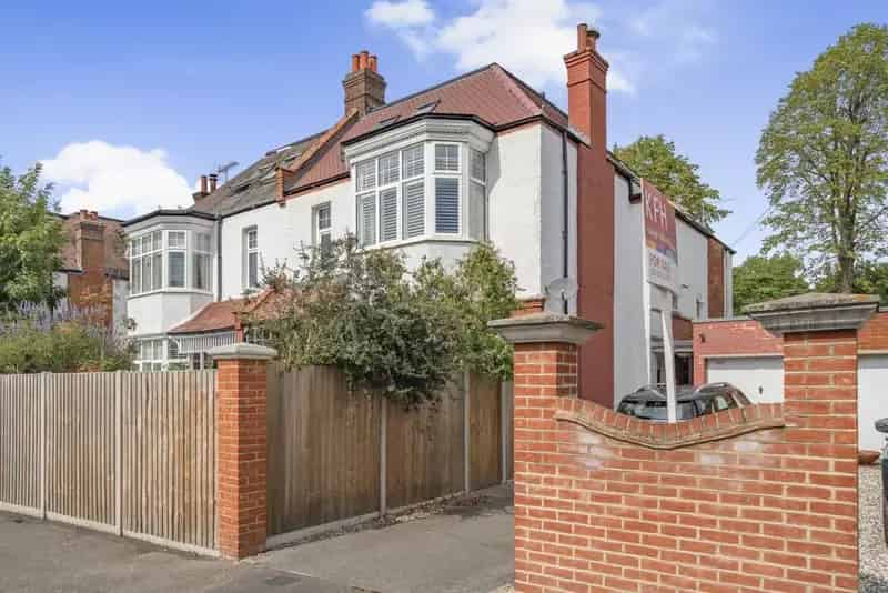 3-Bedroom House West Wimbledon Large Garden Cottenham Park