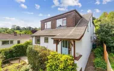 Charming 4-Bedroom Detached Home in Totnes