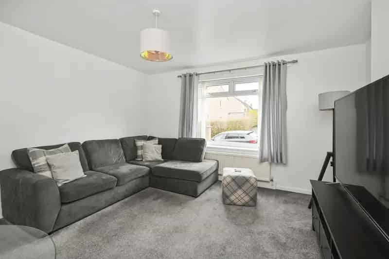 2 Bedroom Flat House to Rent in Gilmerton