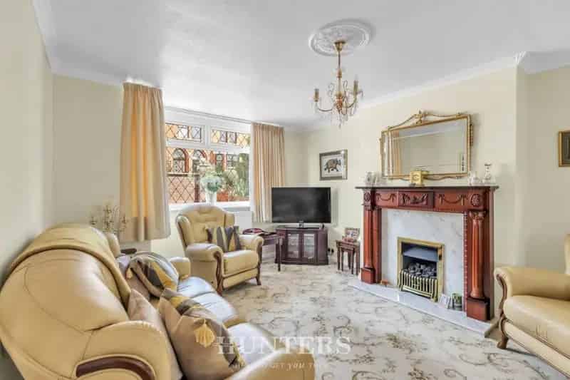 3 Bed Semi-Detached House for Sale