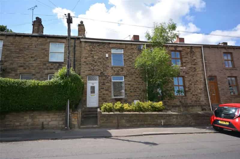 3 Bedroom Mid Terrace House For Sale