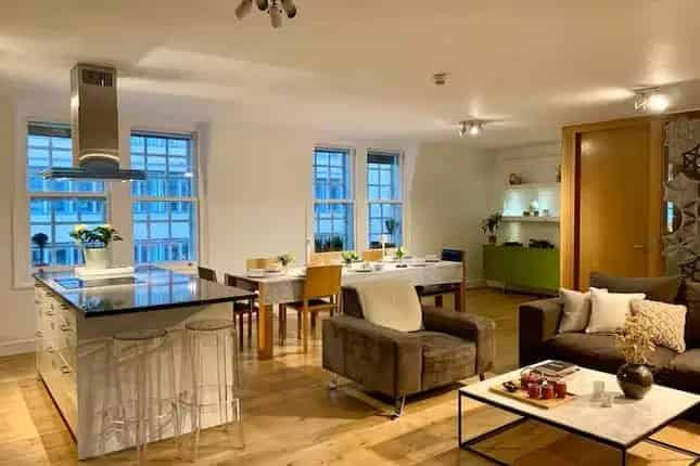 Holborn Triplex Penthouse Apartment  3 Beds