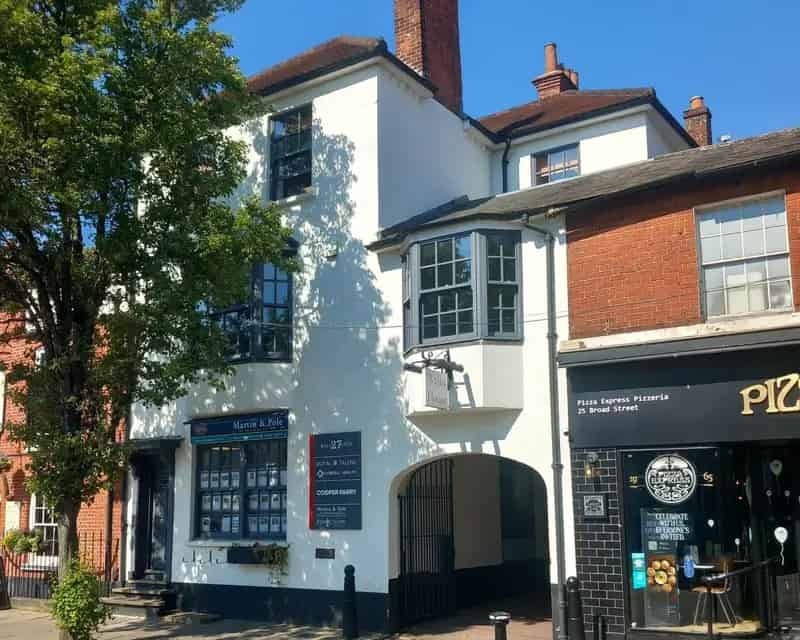 Commercial property For Rent , Rochdale, England