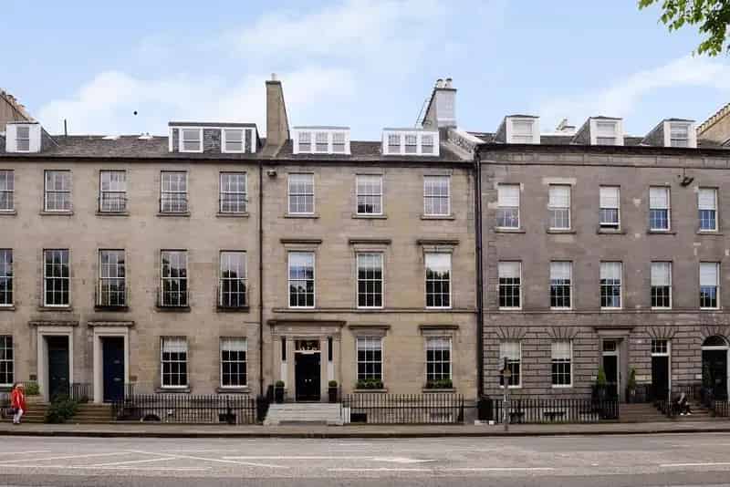 2 Bedroom Flat for Sale in Edinburgh