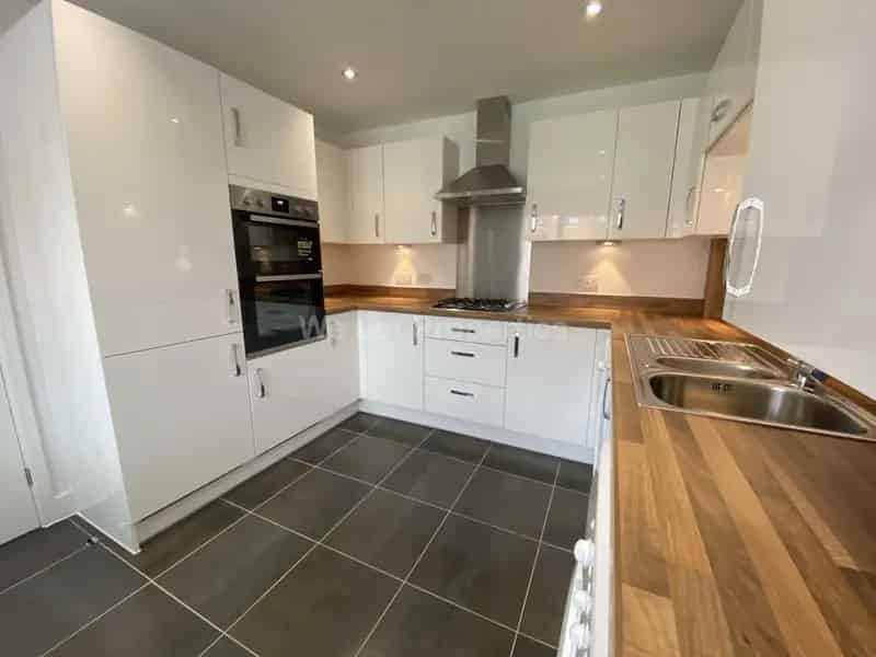 3 Bedroom House to Rent Miles Platting