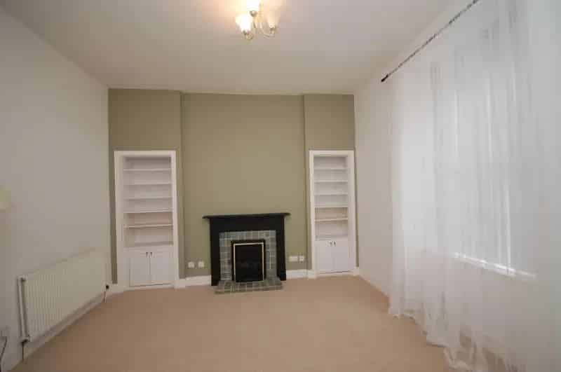 2 Bedroom Ground Floor Flat To Let - Recently Refurbished