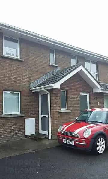3 Bedroom Upstairs Apartment Near Amenities