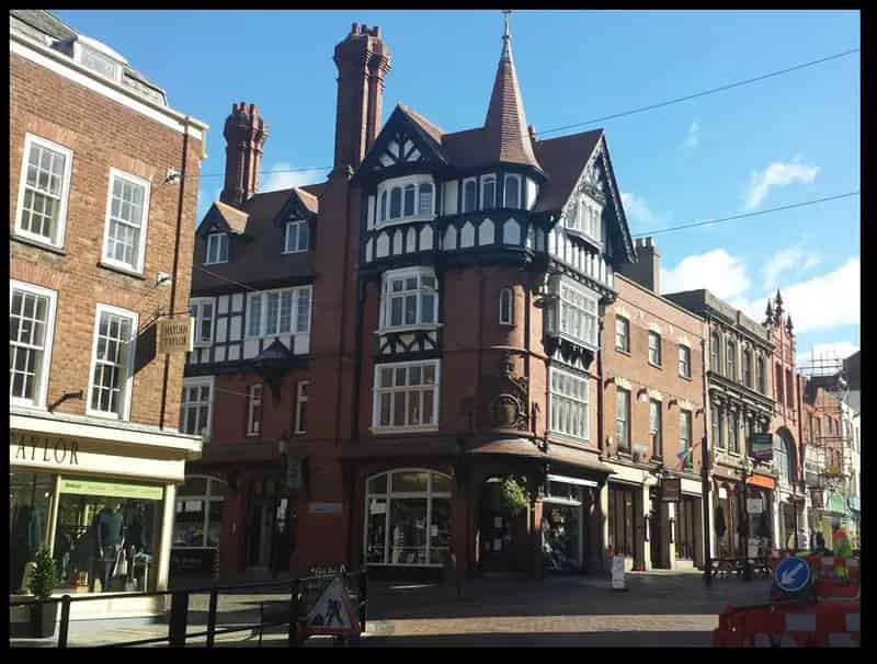 Gloucester City Centre Retail Unit 64.10 m2 Grade II Listed