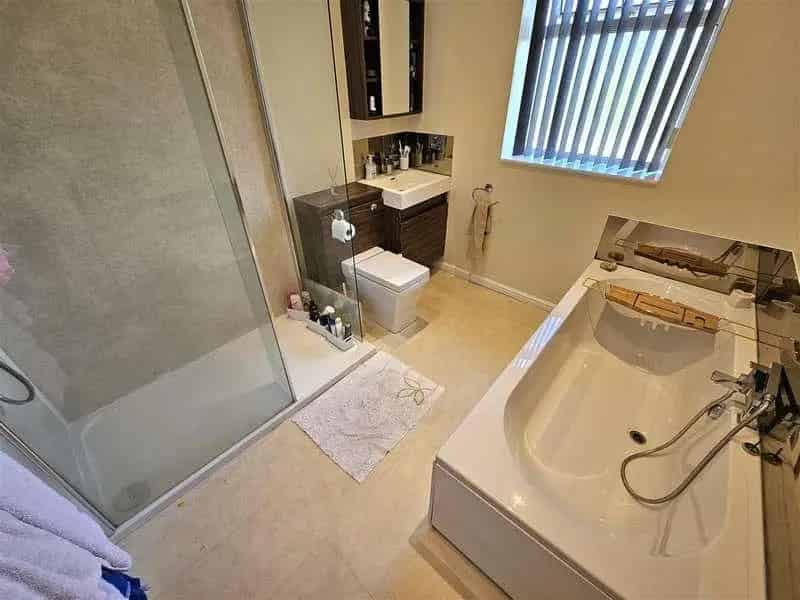 4 Bed Semi-Detached House for Sale in Solihull