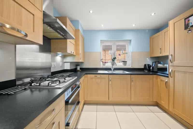 2 Bedroom House For Sale Hayes End