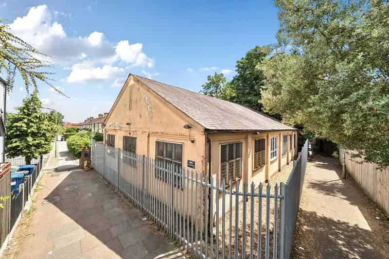 Freehold Detached Office Building Near Hendon Central Station