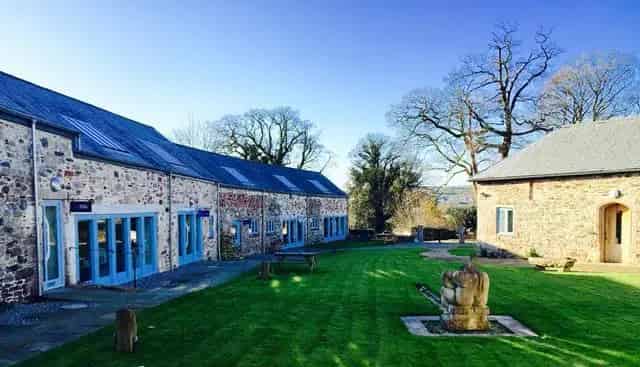 Sustainable Stone Barn Offices with Ample Parking and DDA Compliance
