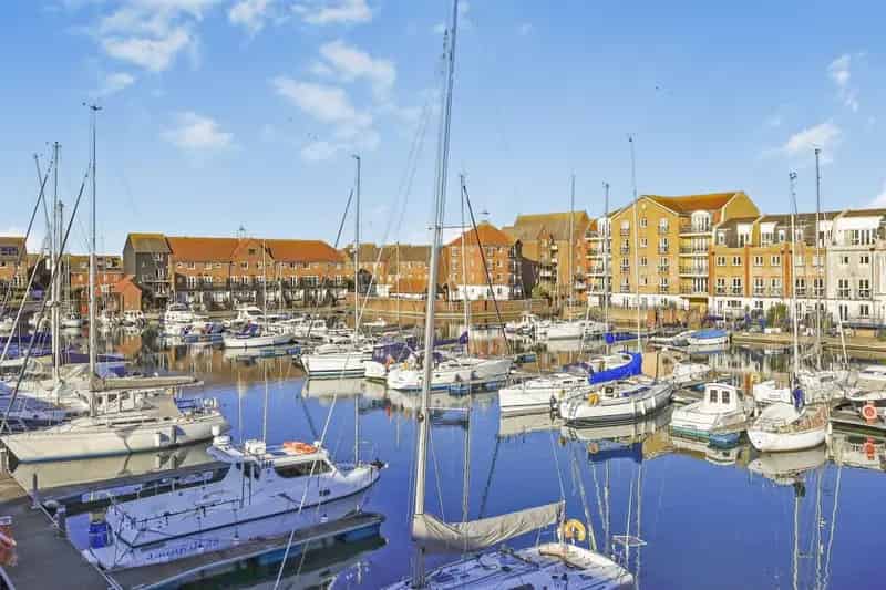 3 Bedroom Flat in Sovereign Harbour Eastbourne