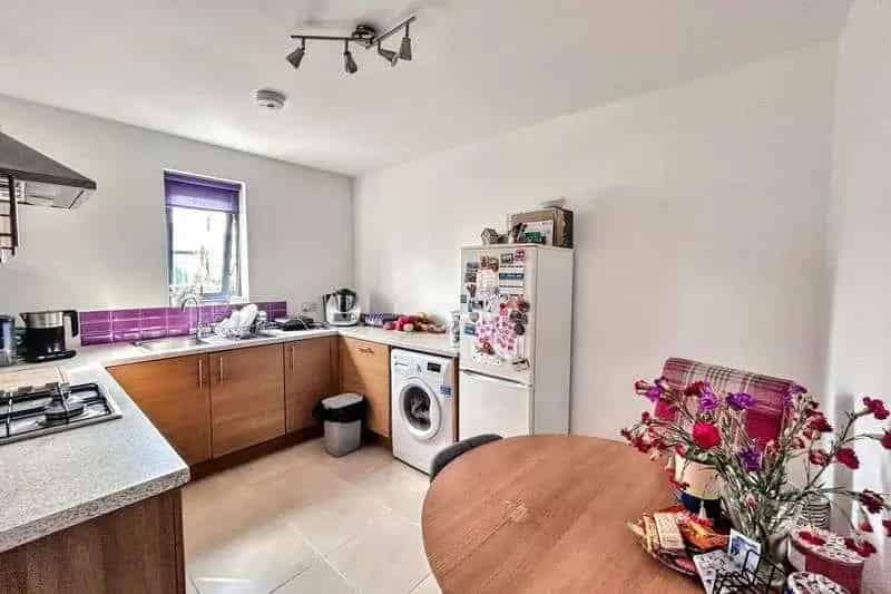 2 Bed Top Floor Flat for Sale Boscombe