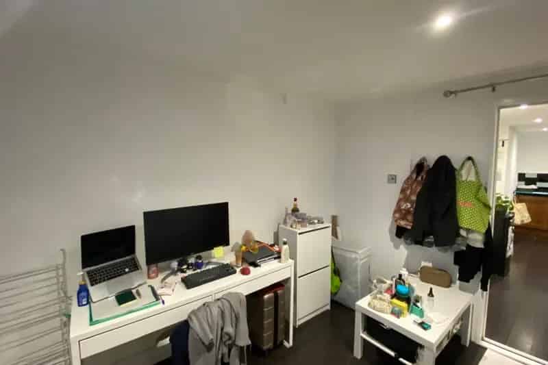 Three Bedroom Flat Chesterton Square HMO Licence Zero Deposit Available