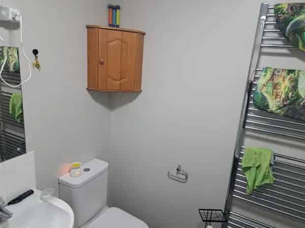 Large 2 Bed House with Driveway and Private Garden