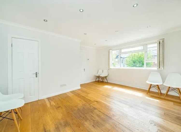3 Bedroom Flat South Wimbledon Near Tube Station