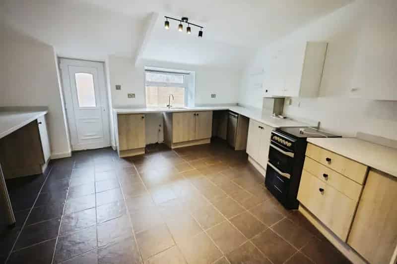 2 bedroom House
 To Let