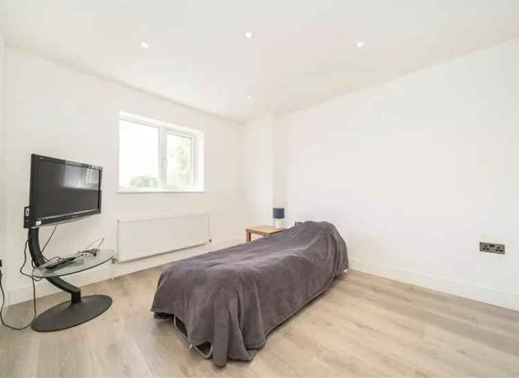 Flat For Sale , Lewisham Way, London, England