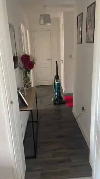 2 Bed Flat Wheelchair Accessible Lift Parking Balcony Near Town