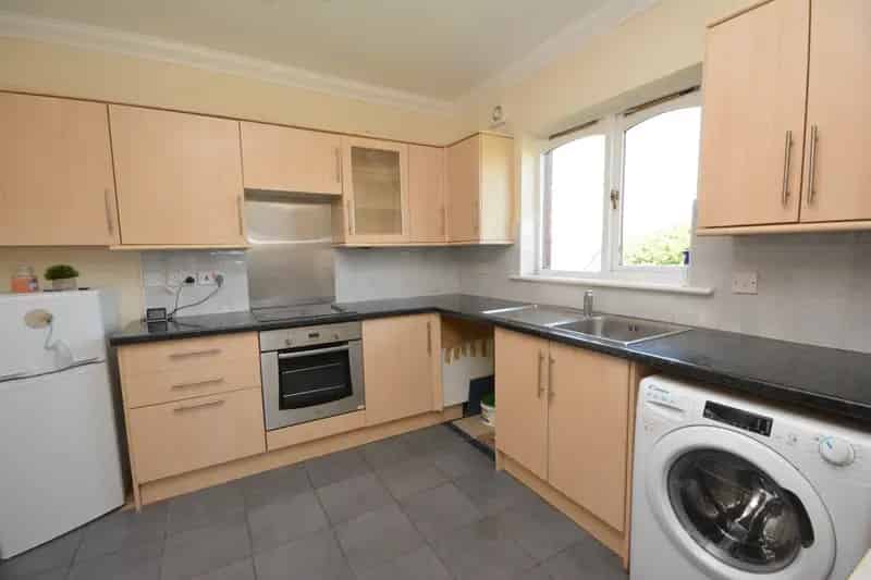 2 Bed Flat New Carron Ochil Hills Views Fitted Kitchen
