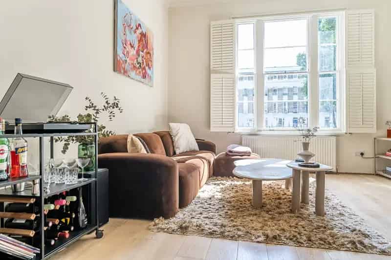 2 Bedroom Maisonette for Sale in Islington Milner Square
