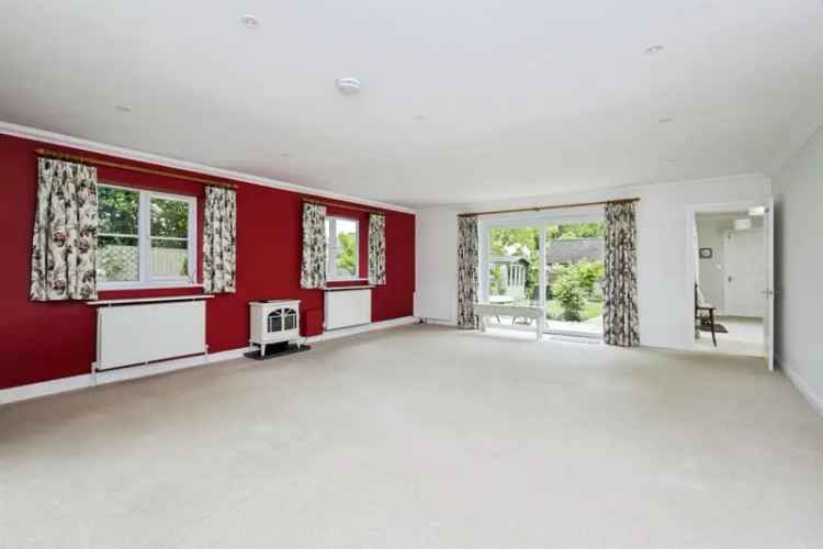 Spacious 3-Bedroom Detached Bungalow in Hampden Park