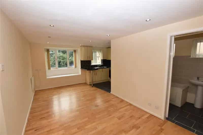 Ground Floor Studio Apartment Available Now