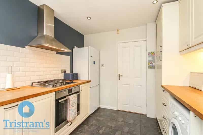 3 Bedroom Detached House to Rent
