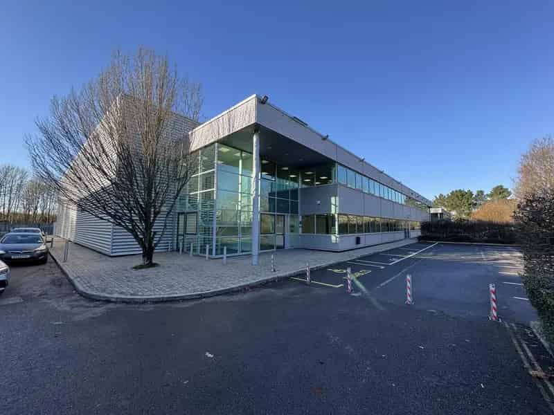 Semi Detached Warehouse To Let Southampton 16727 sq ft