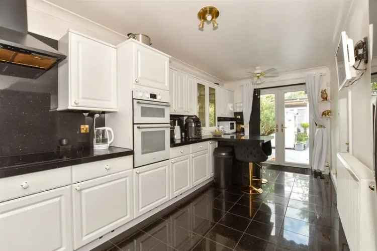 3 Bedroom Semi-Detached House For Sale Near Town Centre