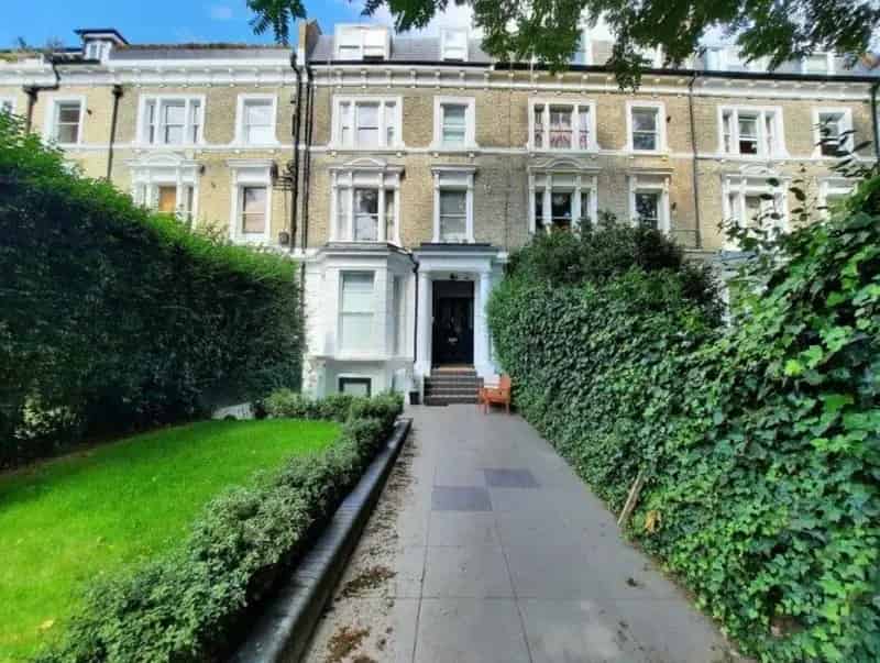 First Floor Apartment Two Double Bedrooms High Ceilings Shepherds Bush