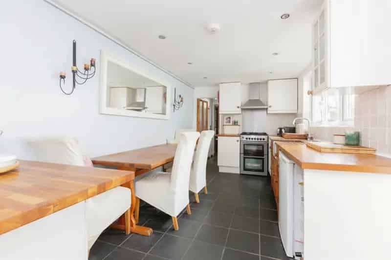 Character Property Near Newport Pagnell High Street