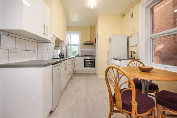 5 Bedroom Detached House for Students - Charminster Bournemouth
