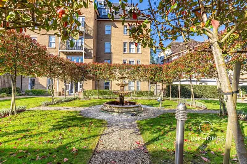 1 Bed Flat for Sale BH1 - Chain Free First Time Buyer