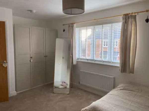 Flat For Rent in South Kesteven, England