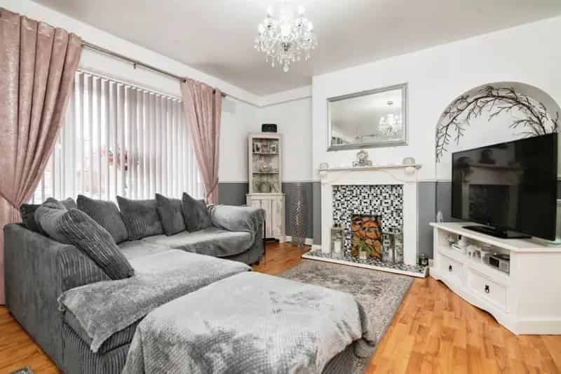 Three Bedroom Family Home Near Town Centre