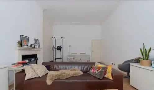 2 Bedroom Apartment House to Rent Sutherland Avenue