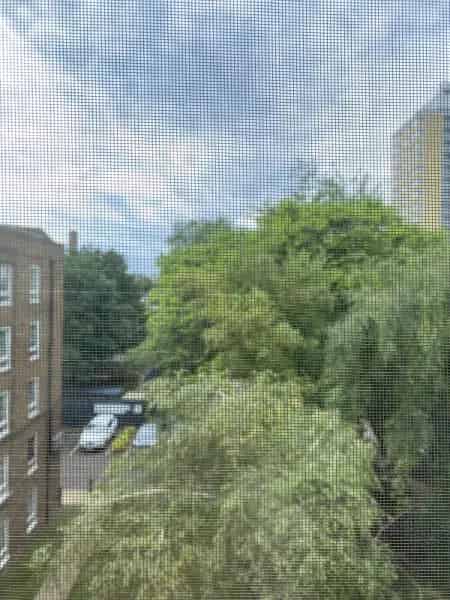 Spacious 2-Bed Flat Central London Views Parking Lift