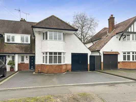 Field Way, Rickmansworth, Hertfordshire, WD3 7EL | Property for sale | Savills