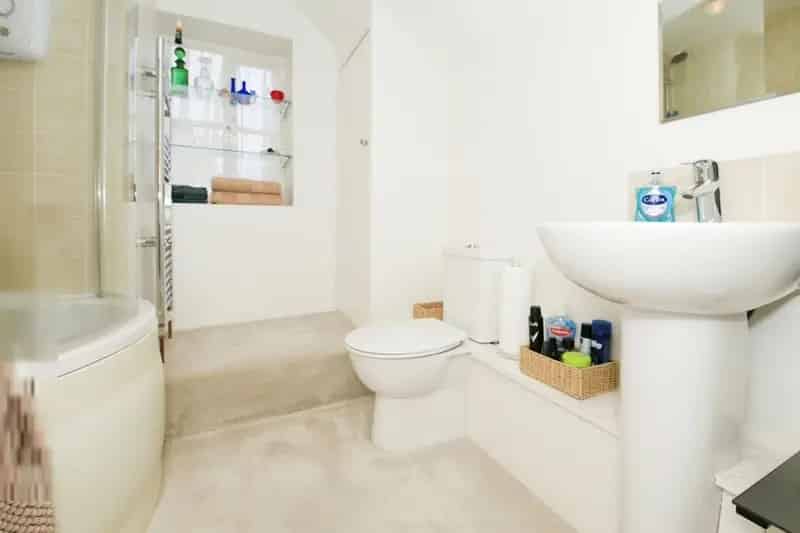Three Bedroom Cottage Near Longthorpe Primary School
