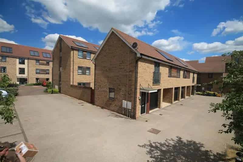 2 Bedroom End Terrace House to Rent Near City Centre