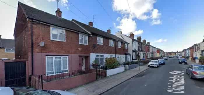 3 Bed House in Kirkdale - Furnished