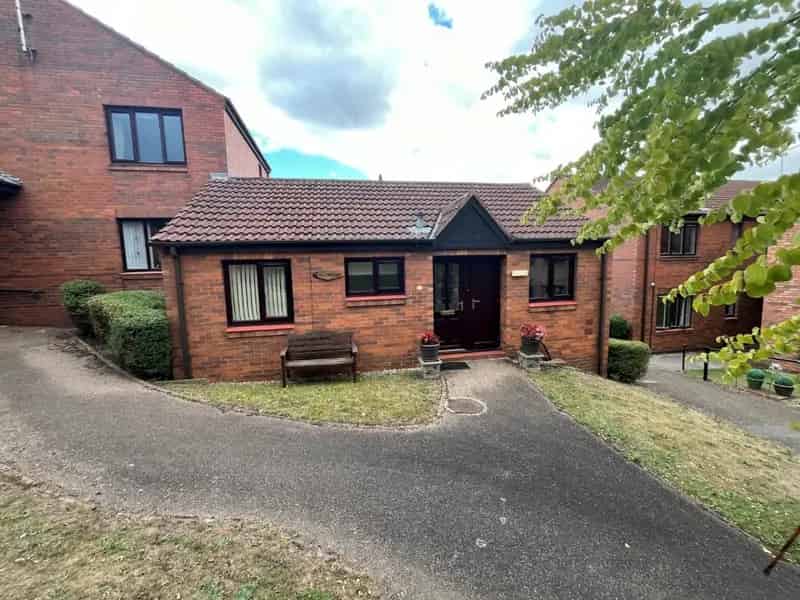 2 bedroom Bungalow
 For Sale