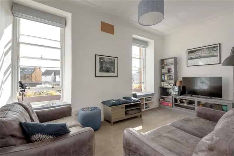 2 Bed Flat North Berwick City Center 1 Reception Room