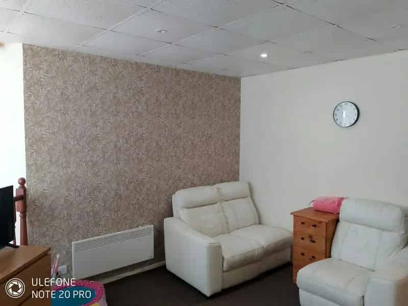 One Bedroom Ground Floor Apartment Near Beaches and Shops