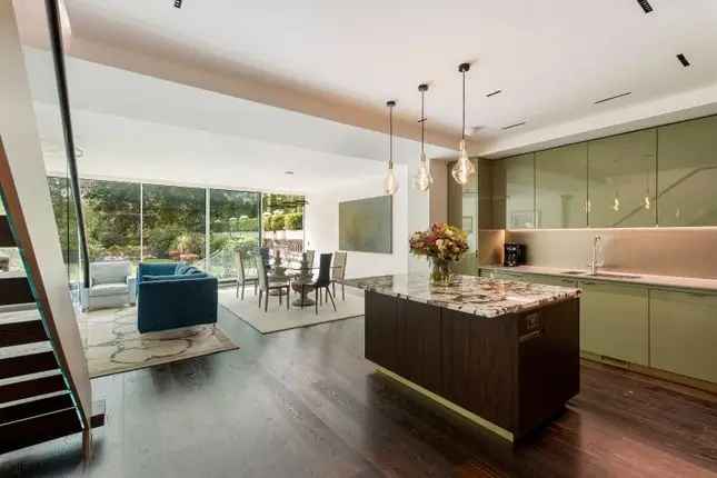 Maisonette for Sale in St James s Place London SW1A