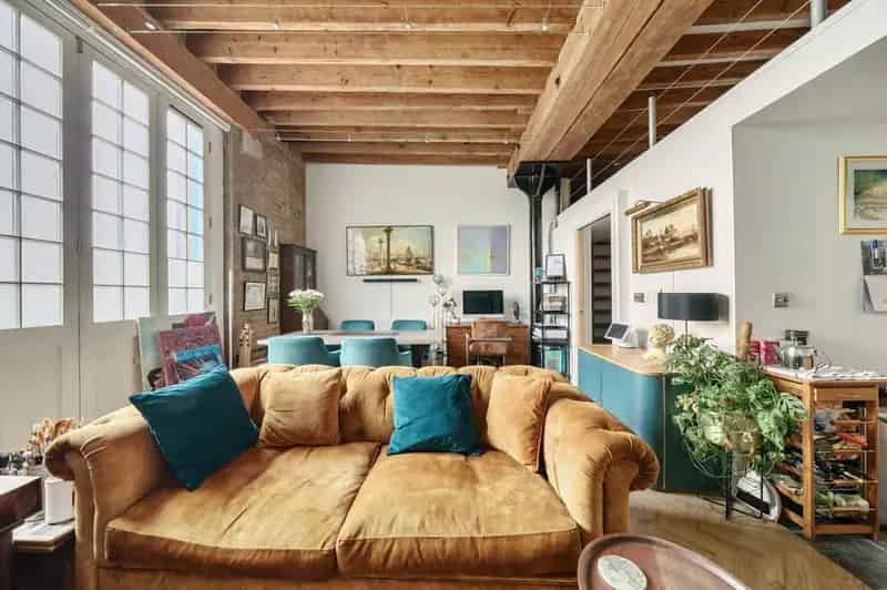 1 Bedroom Flat for Sale - 900sqft Warehouse Style Apartment