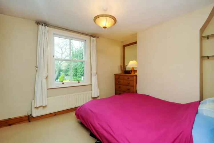2 Bedroom House with 80ft Garden North Finchley