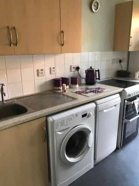 Cozy 2 Bed House Cowley Uxbridge Near Train Station